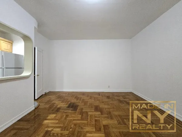 $2,200 | 43-30 46th Street, Unit 2F | Sunnyside