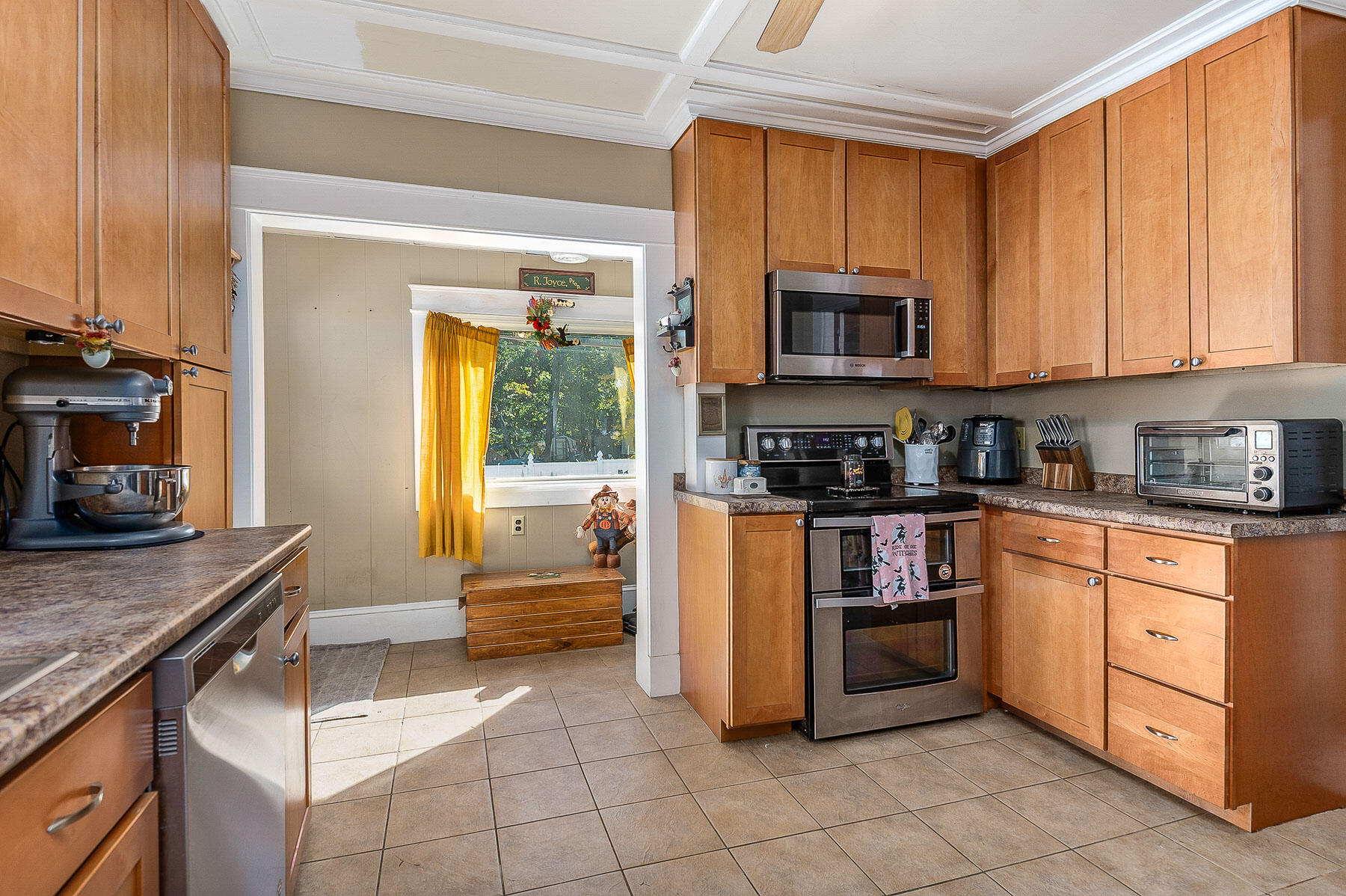 13 Prospect Street Sanford, ME 04083 - Photo 14 of 31 Kitchen