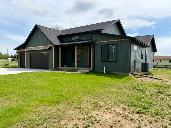 $464,900 | 1819 Zara, Clinton, IA 52732
