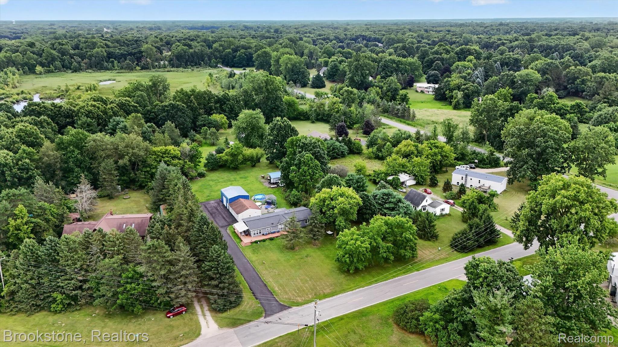 11935 South Beardslee Road Perry, MI 48872 - Photo 56 of 66 56-11935-Beardslee-Rd-WindowStill-Photography.jpg