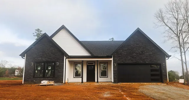 $474,900 | 261 State Rd S-42-742, Wellford, SC 29385