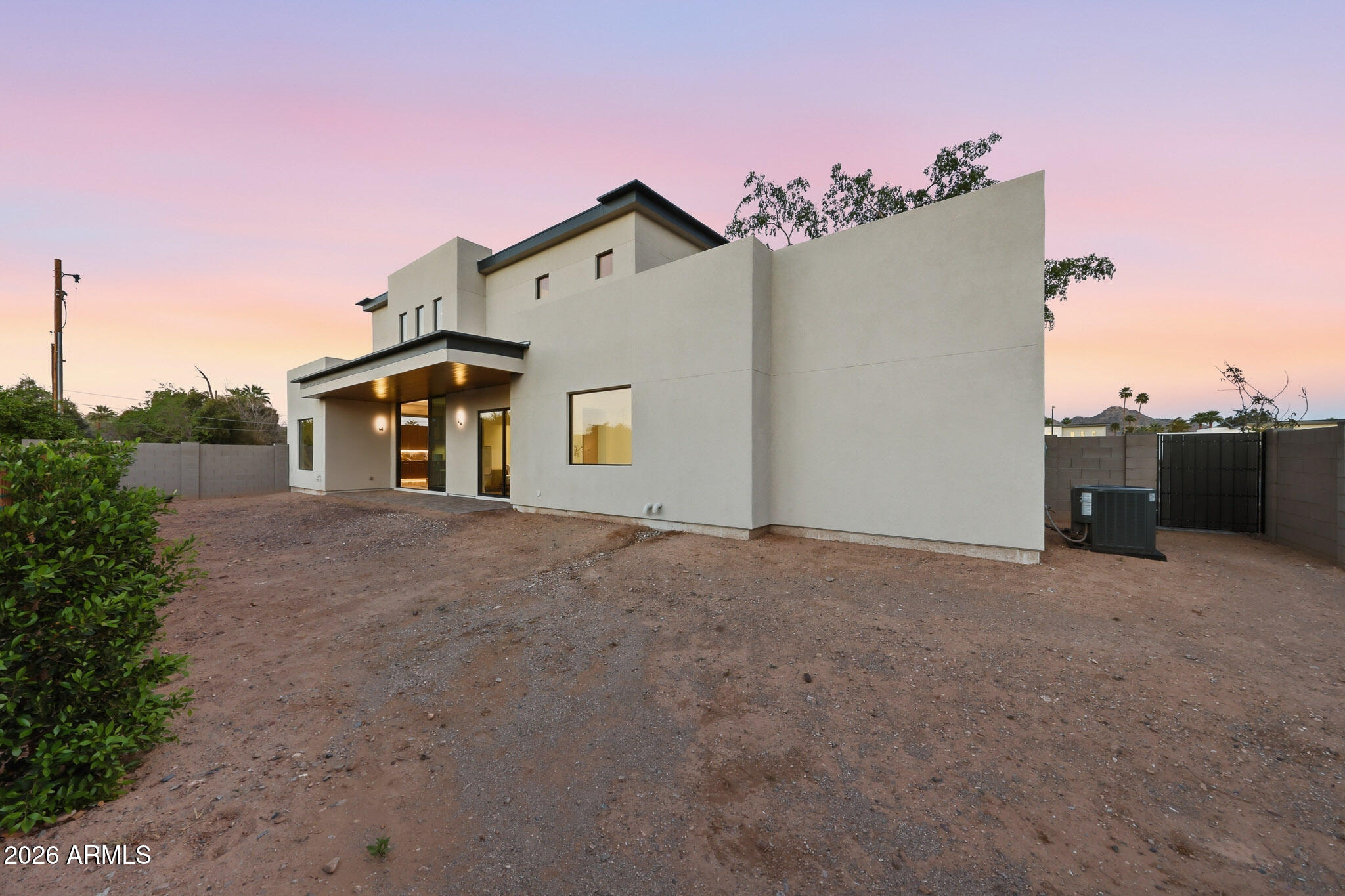 100 West Northern Avenue, Unit 15 Phoenix, AZ 85021 - Photo 29 of 33 Twilight (11)