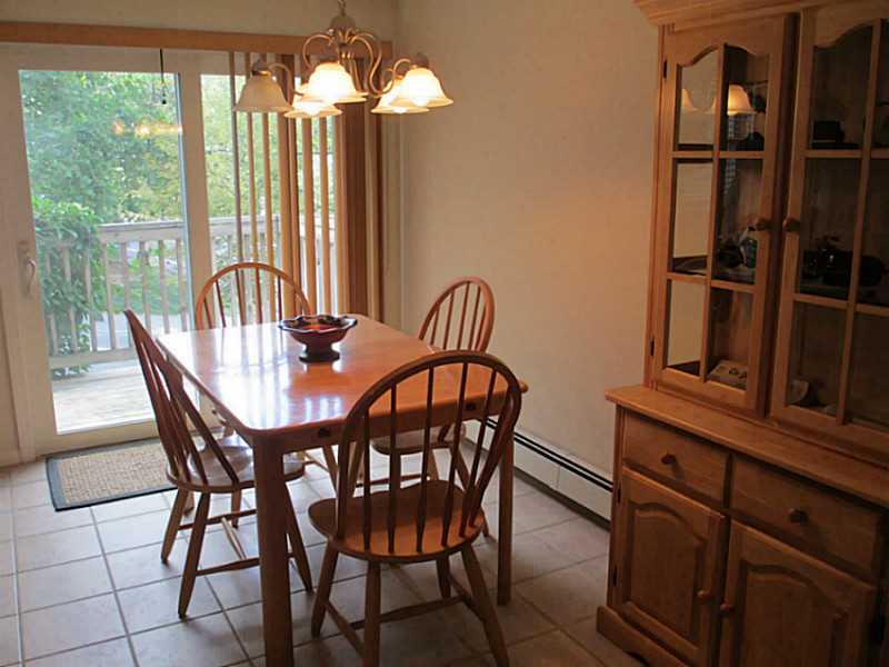 141 New River Road, Unit 141 Lincoln, RI 02838 - Photo 6 of 23 Dining Area.