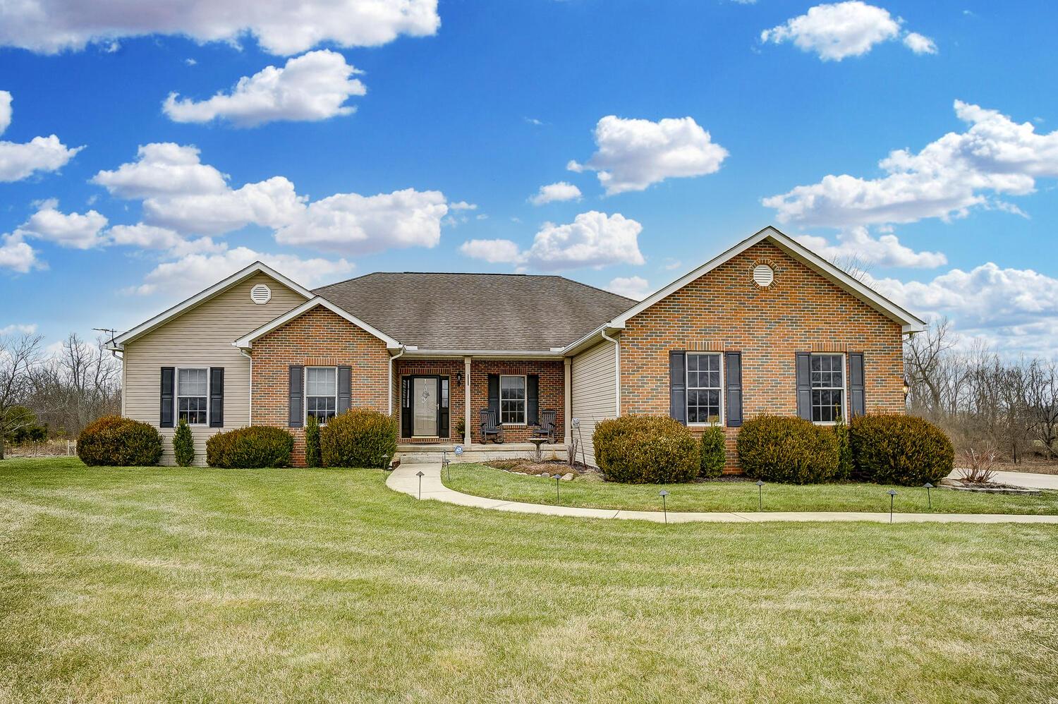 24975 Lunda Road Raymond, OH 43067 - Photo 2 of 54 50032631-005_web