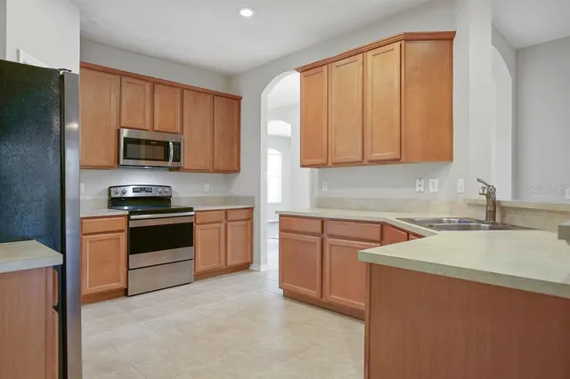 $2,600 | 15111 Shearcrest Drive, Lithia, FL 33547