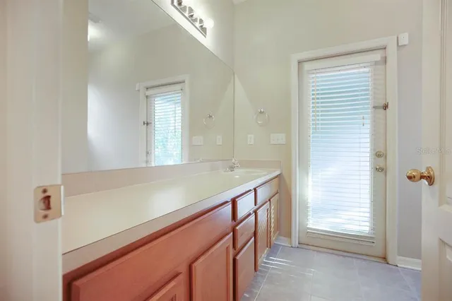 $2,600 | 15111 Shearcrest Drive, Lithia, FL 33547