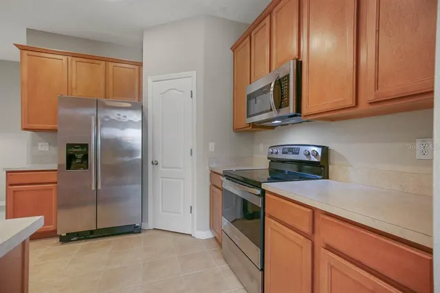 $2,600 | 15111 Shearcrest Drive, Lithia, FL 33547