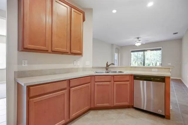 $2,600 | 15111 Shearcrest Drive, Lithia, FL 33547