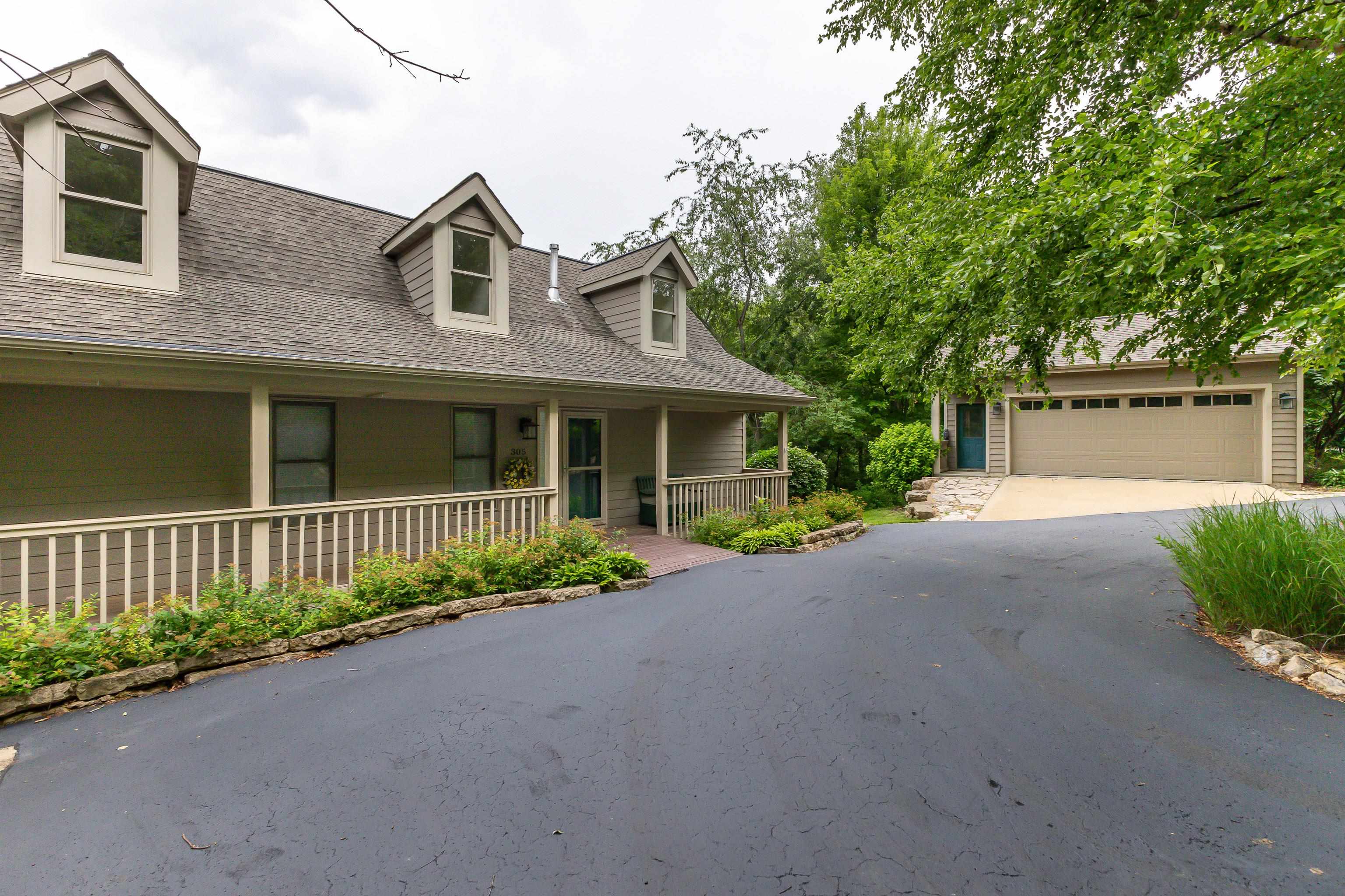 305 West Wachter Road Galena, IL 61036 - Photo 1 of 41 Gallery Image 1