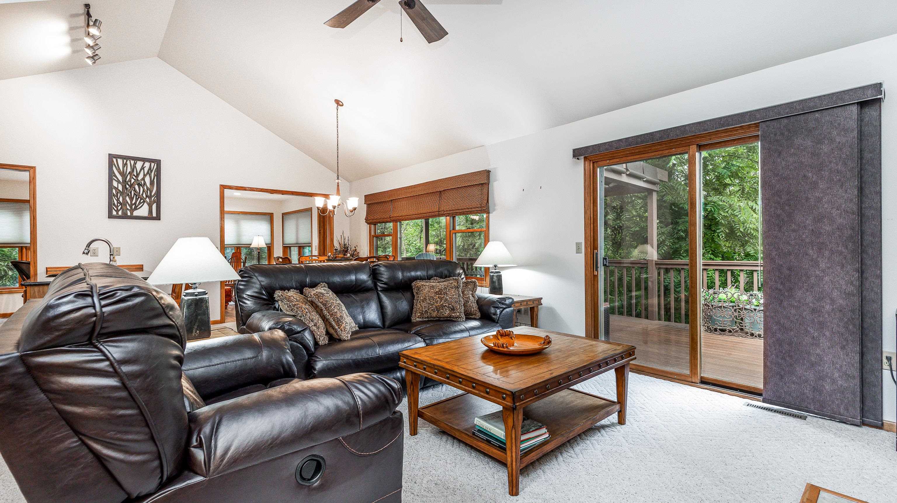 305 West Wachter Road Galena, IL 61036 - Photo 4 of 41 Gallery Image 4