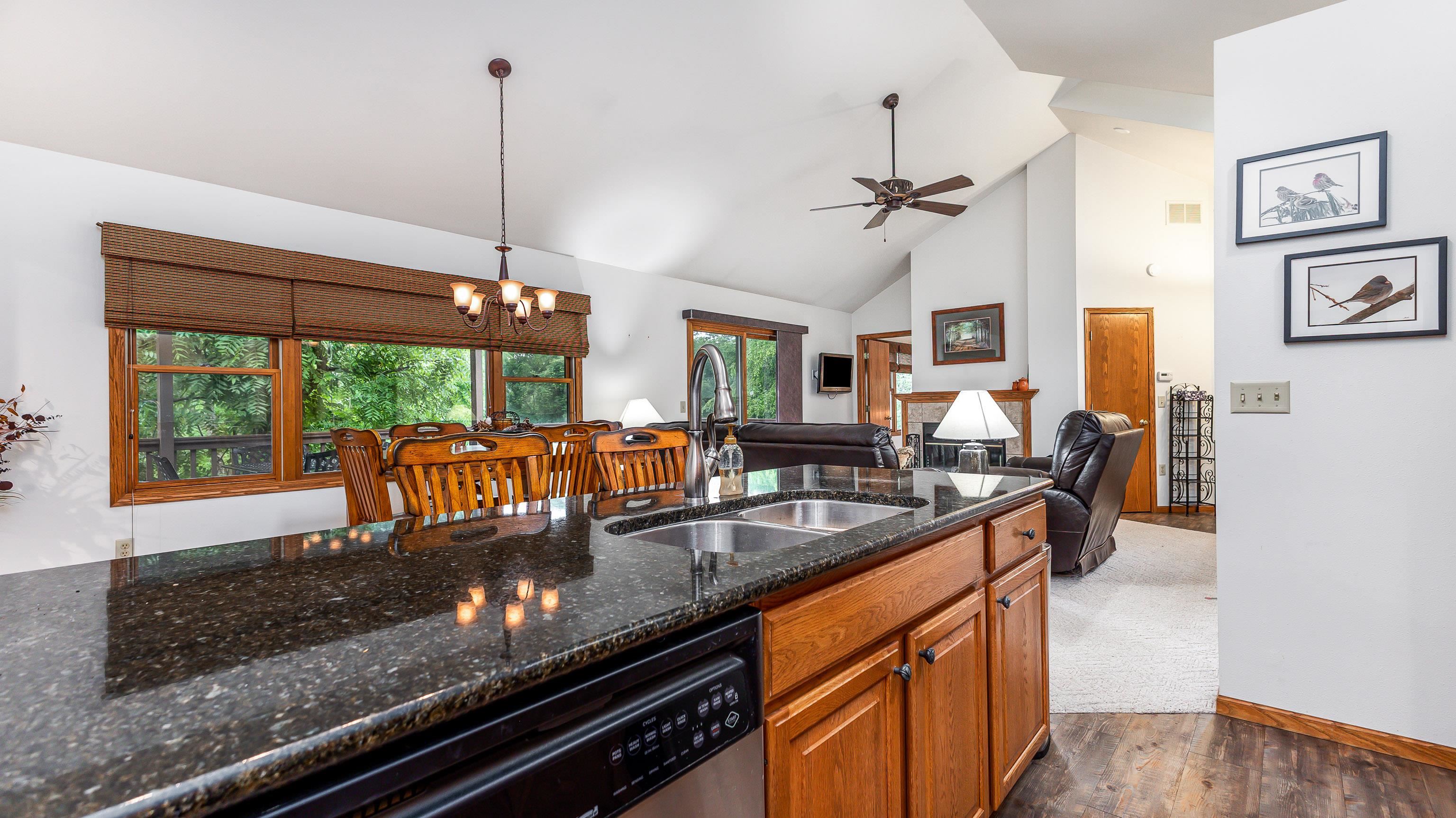 305 West Wachter Road Galena, IL 61036 - Photo 8 of 41 Gallery Image 8