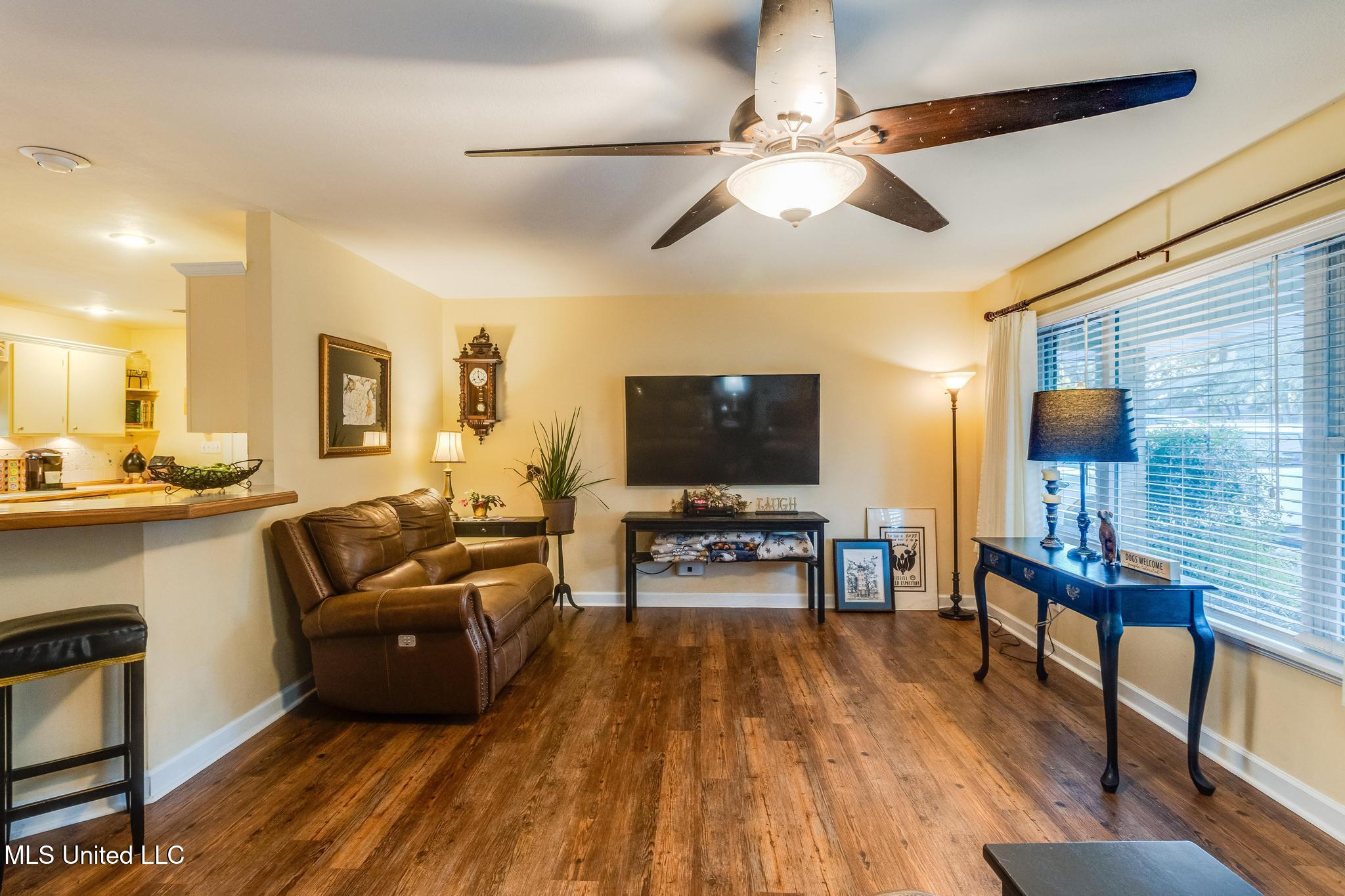 320 Carter Road Biloxi, MS 39531 - Photo 2 of 28 IMG_7146-Edit