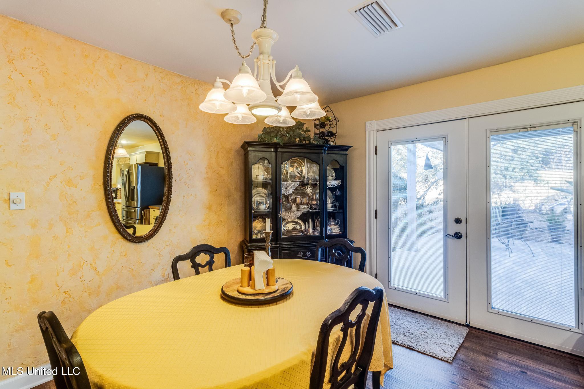 320 Carter Road Biloxi, MS 39531 - Photo 6 of 28 IMG_7167-Edit