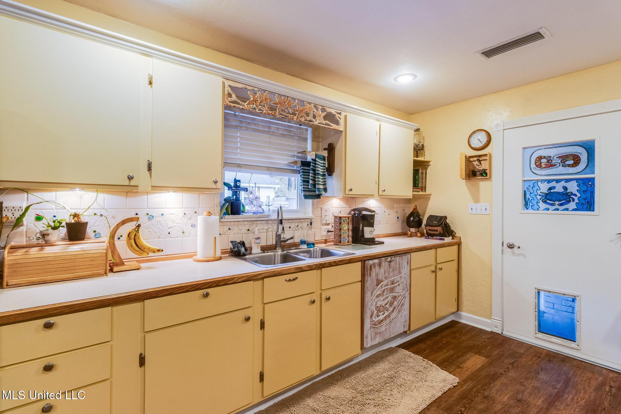 320 Carter Road Biloxi, MS 39531 - Photo 7 of 28 IMG_7170-Edit