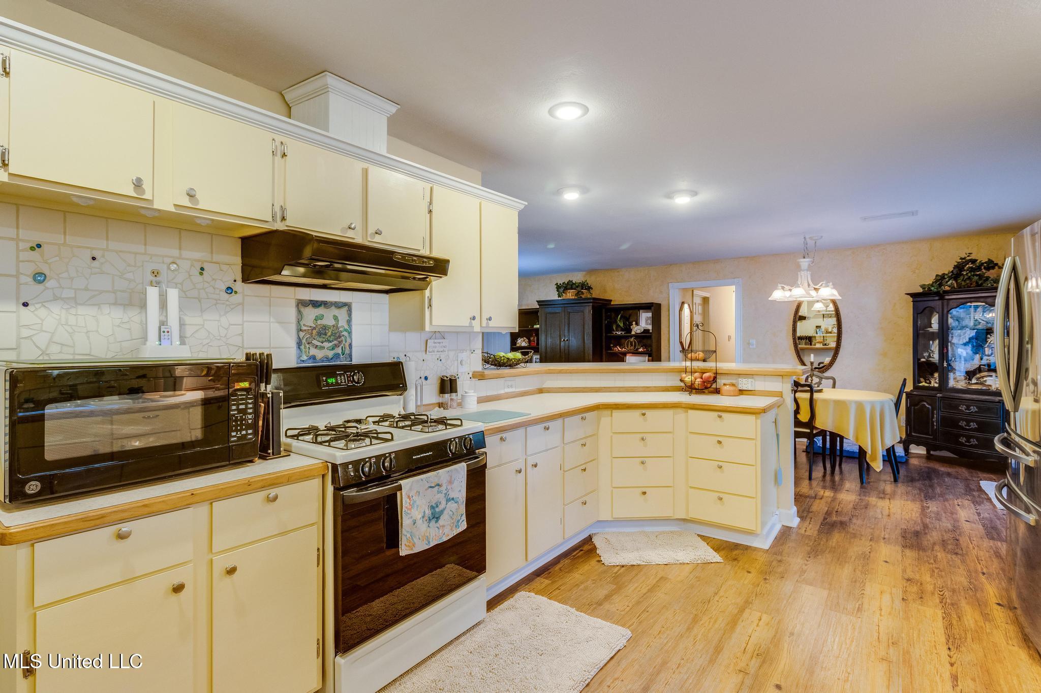 320 Carter Road Biloxi, MS 39531 - Photo 9 of 28 IMG_7182-Edit