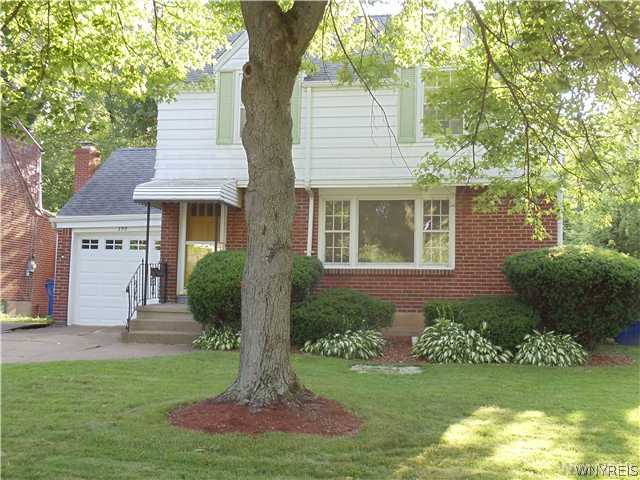 190 Ivyhurst Road Amherst, NY 14226 - Photo 1 of 1 Exterior Front