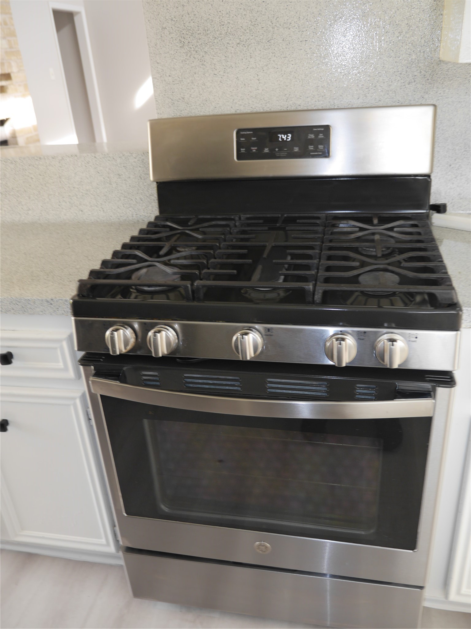 7410 Canasta Lane Houston, TX 77083 - Photo 10 of 33 a close view of stove