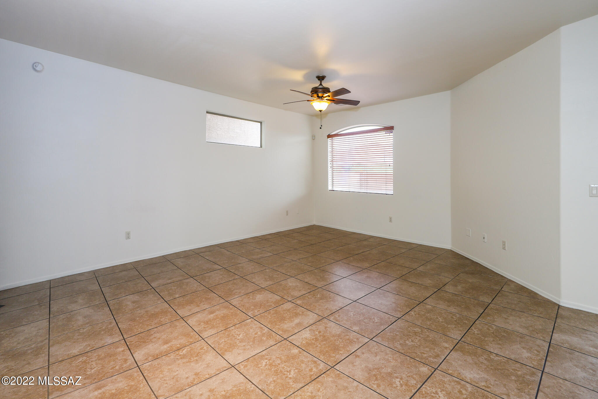 5566 North Morning Spring Avenue Tucson, AZ 85741 - Photo 5 of 30