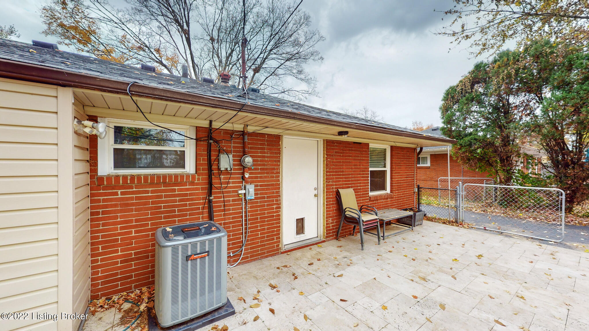 1804 Millgate Road Louisville, KY 40223 - Photo 5 of 27 1804 Millgate Rd Louisville KY 40223-30