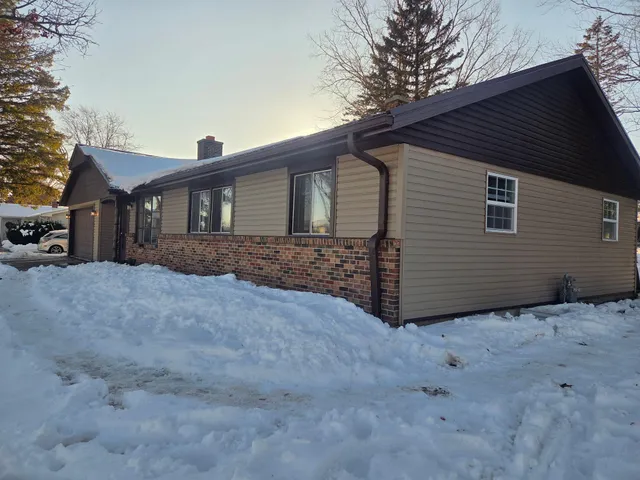 $379,900 | 555 Meadow Lane, Sheboygan Falls, WI 53085