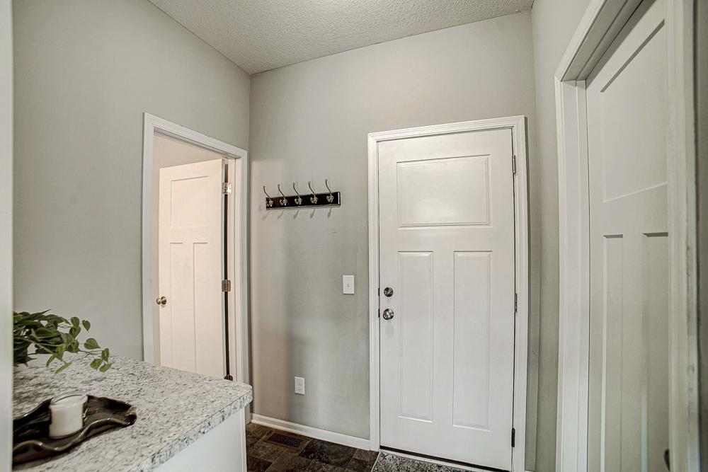 2046 Highland Circle Hudson, WI 54016 - Photo 12 of 33