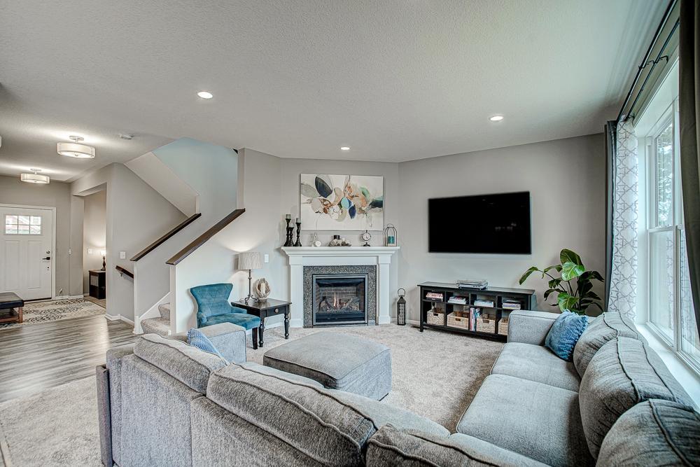 2046 Highland Circle Hudson, WI 54016 - Photo 5 of 33