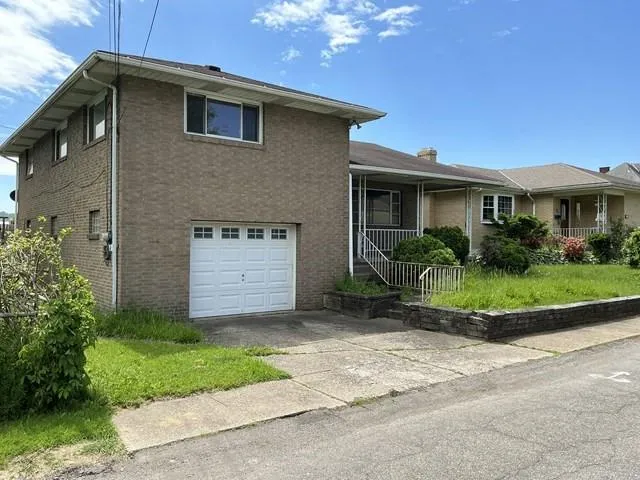 $84,900 | 13 Schoen Street, McKees Rocks, PA 15136