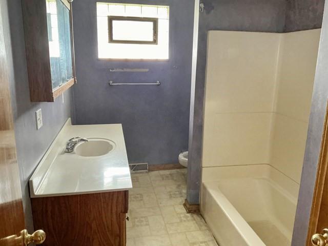 13 Schoen Street McKees Rocks, PA 15136 - Photo 18 of 22