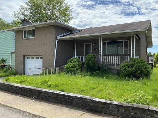 13 Schoen Street McKees Rocks, PA 15136 - Photo 2 of 22