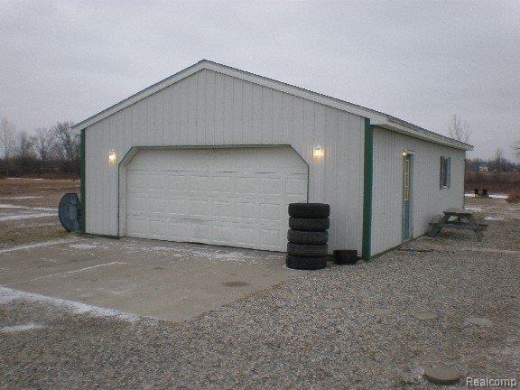 8669 Lohr Road Avoca, MI 48006 - Photo 4 of 5 P1260007-mfsopt