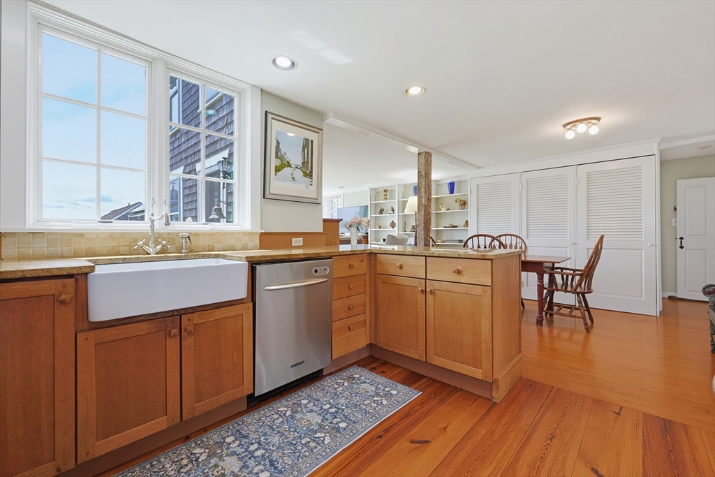 2037 Main Road Westport, MA 02791 - Photo 10 of 42