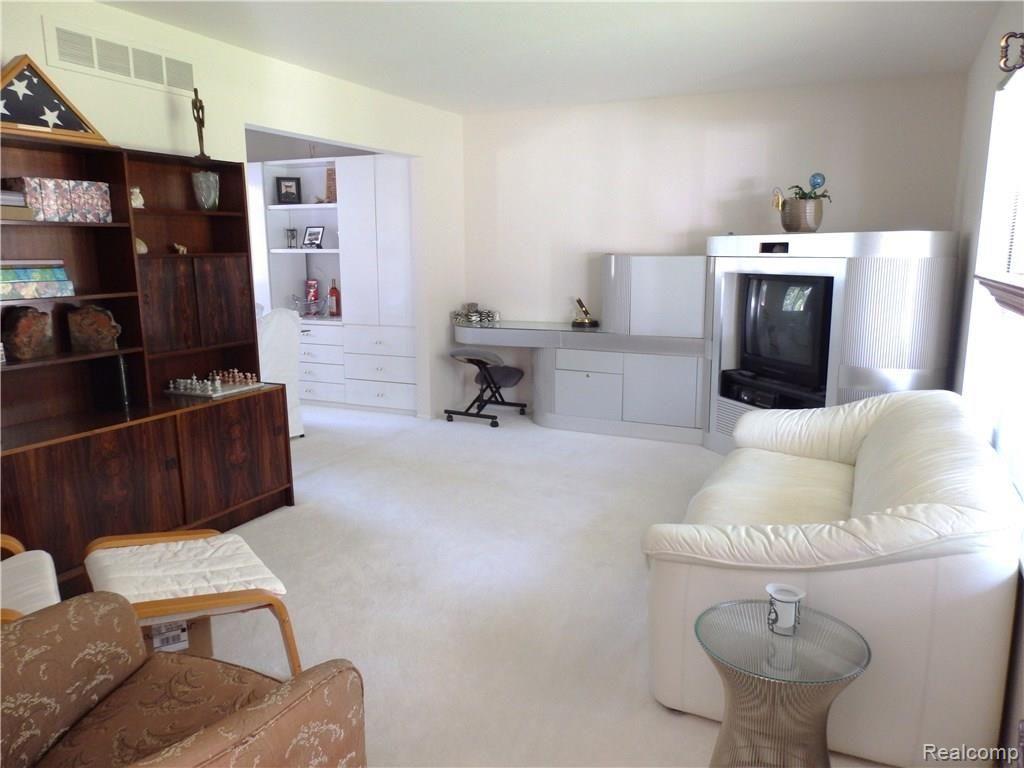 24156 Woodham Road Novi, MI 48374 - Photo 14 of 41