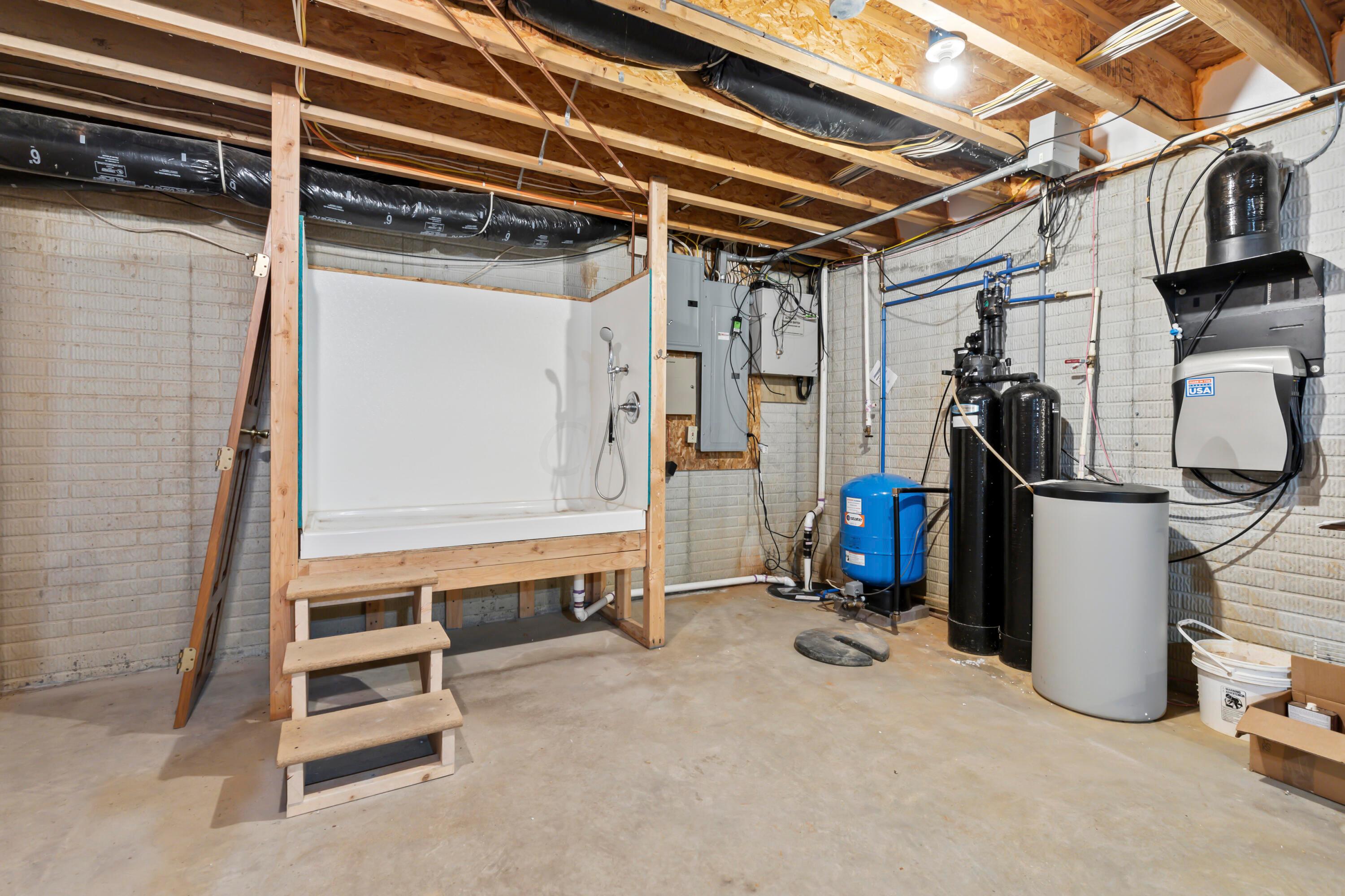 9511 Basil Road Northwest Baltimore, OH 43105 - Photo 63 of 89 Dog Bath