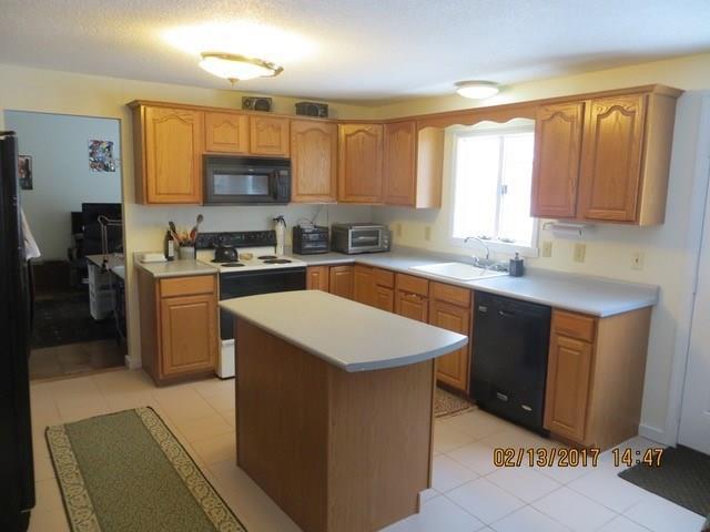 46 Cross Road South China, ME 04358 - Photo 9 of 24 New dishwasher included in kitchen.