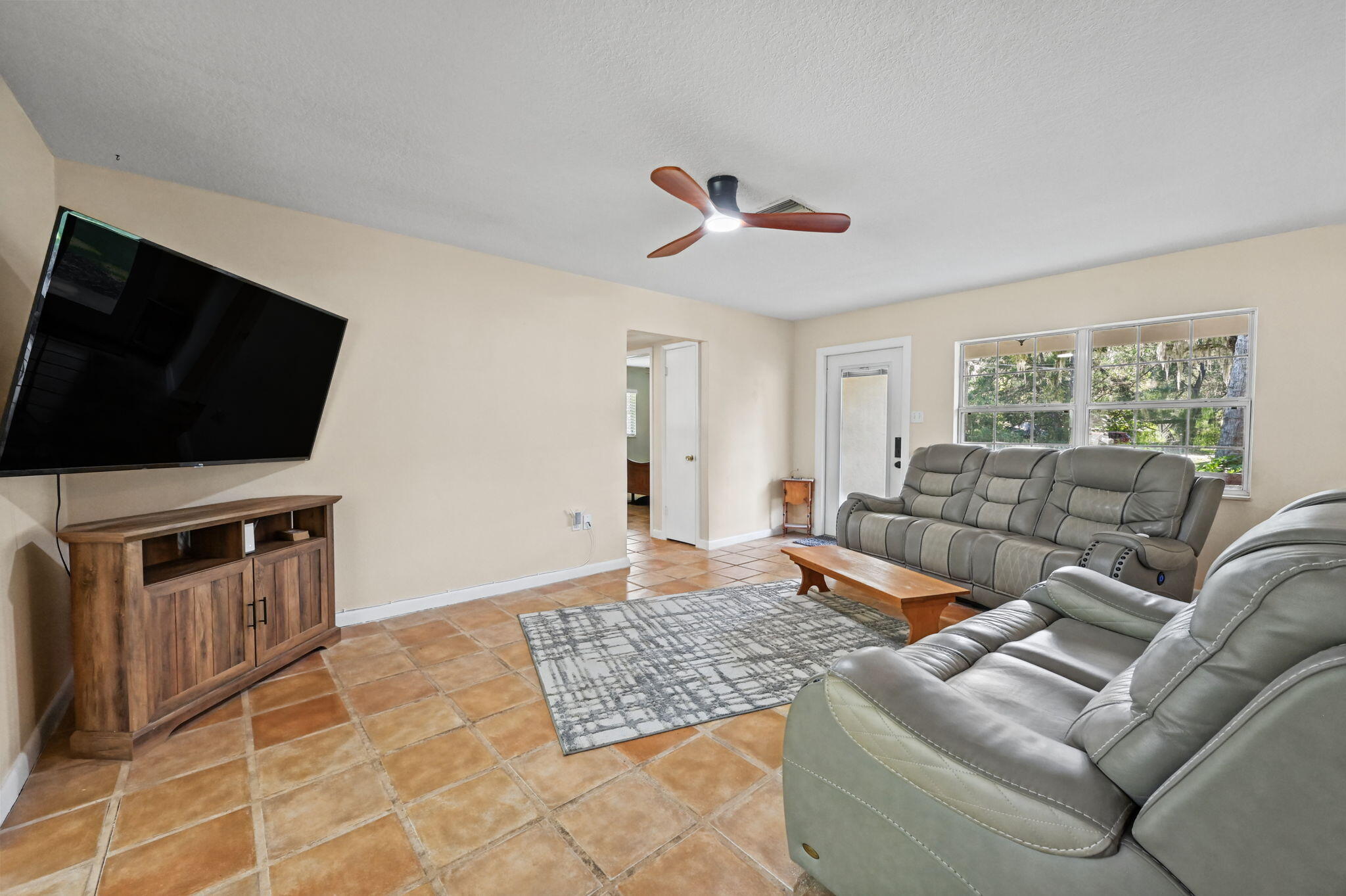 620 South Marlene Point Inverness, FL 34450 - Photo 10 of 65 49-web-or-mls-Livingroom_2