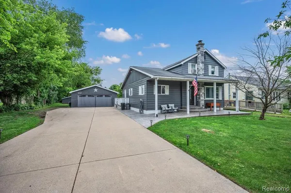 $299,900 | 612 North Blacks Corners Road, Imlay City, MI 48444