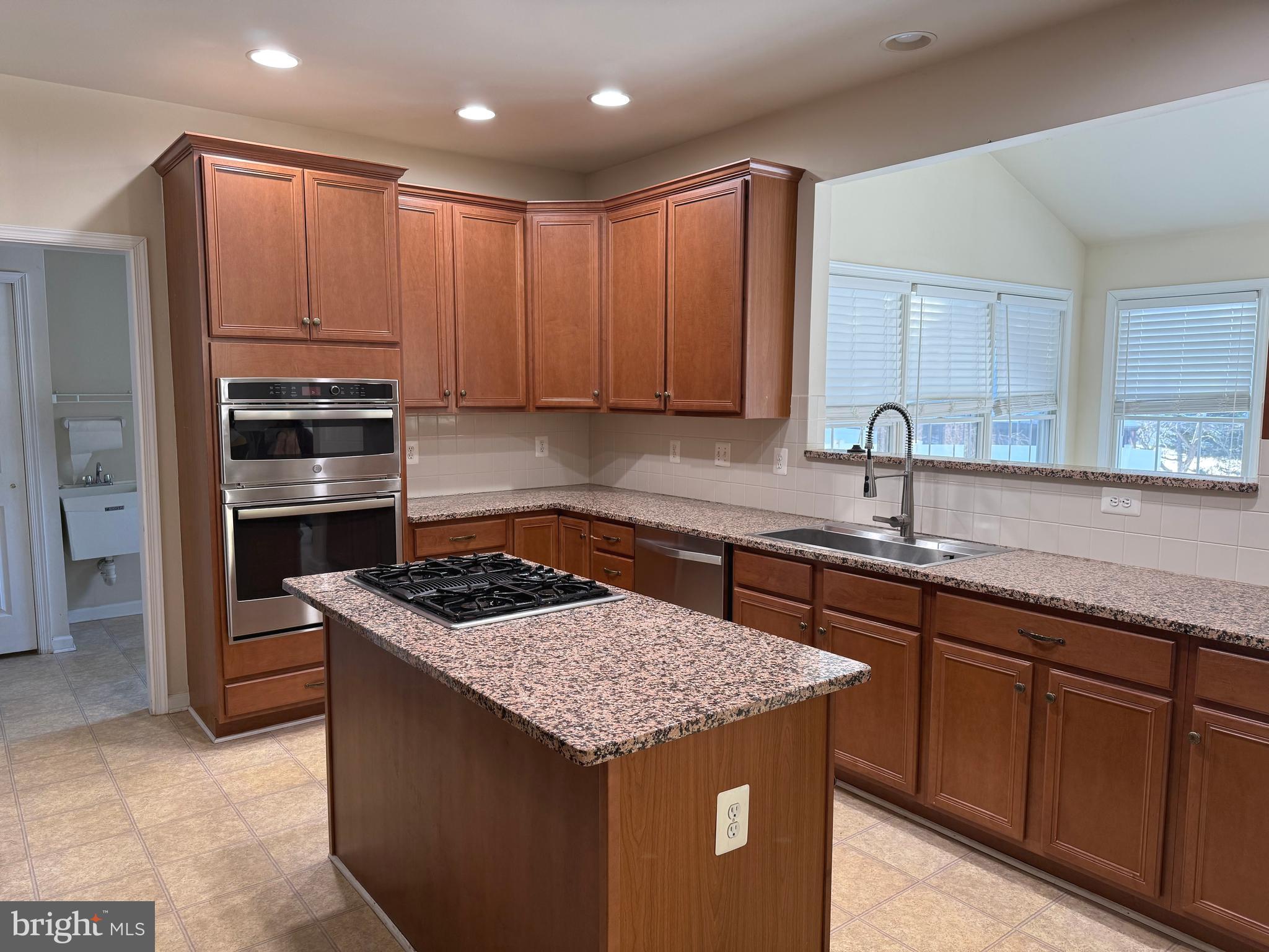 2635 Stoneridge Road Winchester, VA 22601 - Photo 6 of 21 Kitchen with gas cooktop