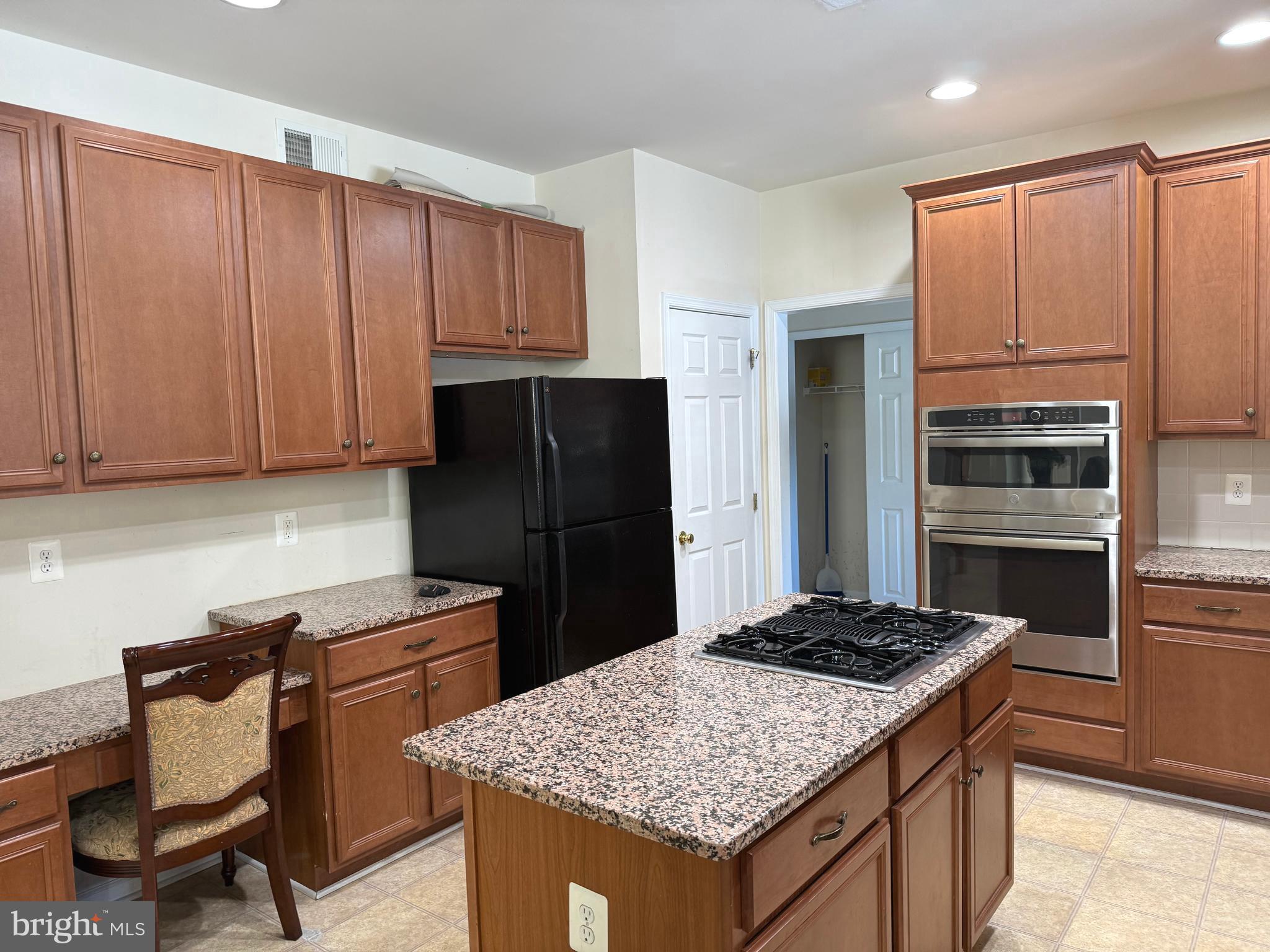 2635 Stoneridge Road Winchester, VA 22601 - Photo 7 of 21 Wall oven