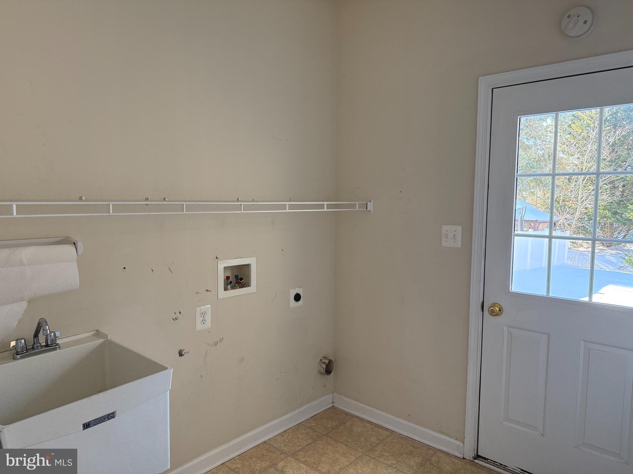 2635 Stoneridge Road Winchester, VA 22601 - Photo 10 of 21 Laundry room, main floor, access to rear yard