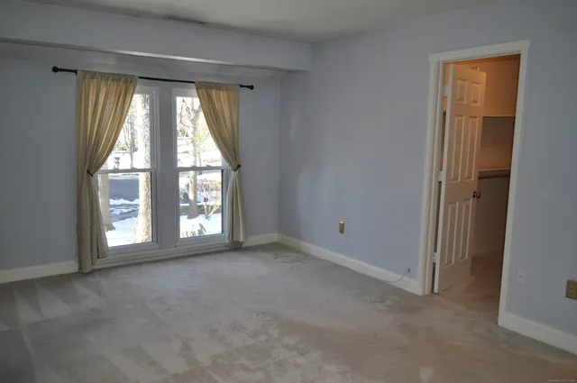 a view of empty room with window