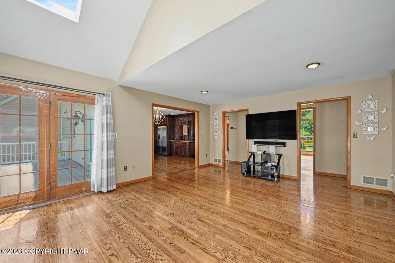 2134 Fox Run Road Stroudsburg, PA 18360 - Photo 38 of 110 2134 Fox Run photo 37