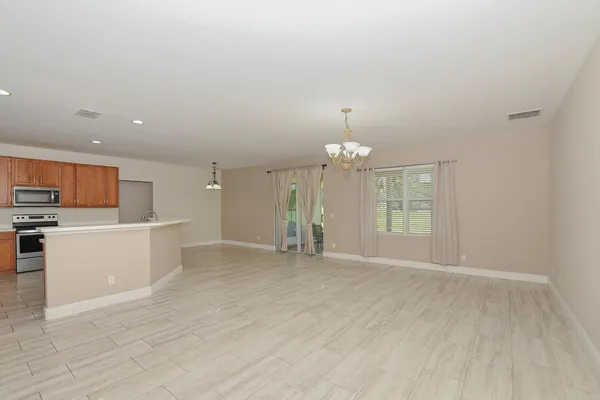 $2,975 | 1273 Scarlet Oak Circle, Vero Beach, FL 32966