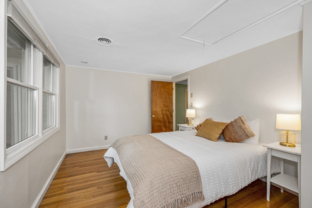 14 Holton Road Lexington, MA 02421 - Photo 12 of 38