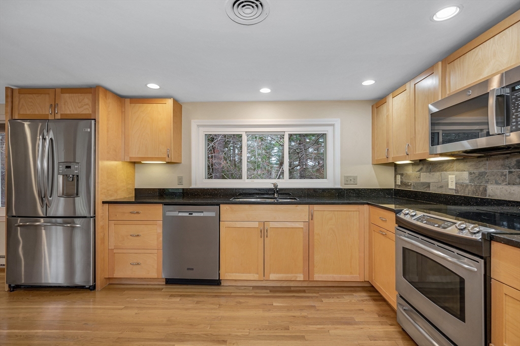 14 Holton Road Lexington, MA 02421 - Photo 3 of 38