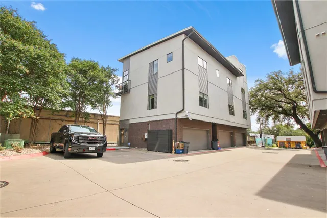 $639,000 | 1702 South Lamar Boulevard, Unit 3, Austin, TX 78704