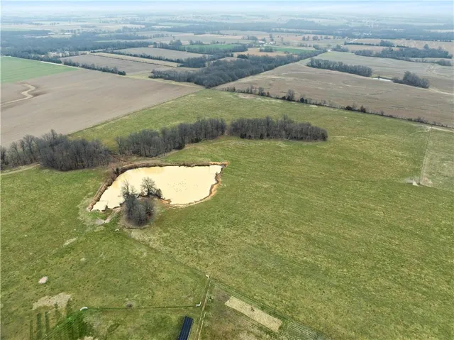 $520,000 | 48 Northeast 30th Lane, Lamar, MO 64759