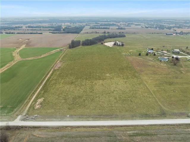 $520,000 | 48 Northeast 30th Lane, Lamar, MO 64759