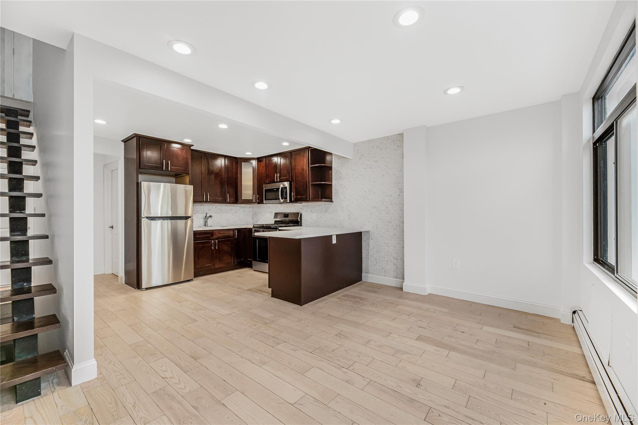 3067 Williamsbridge Road Bronx, NY 10467 - Photo 3 of 29