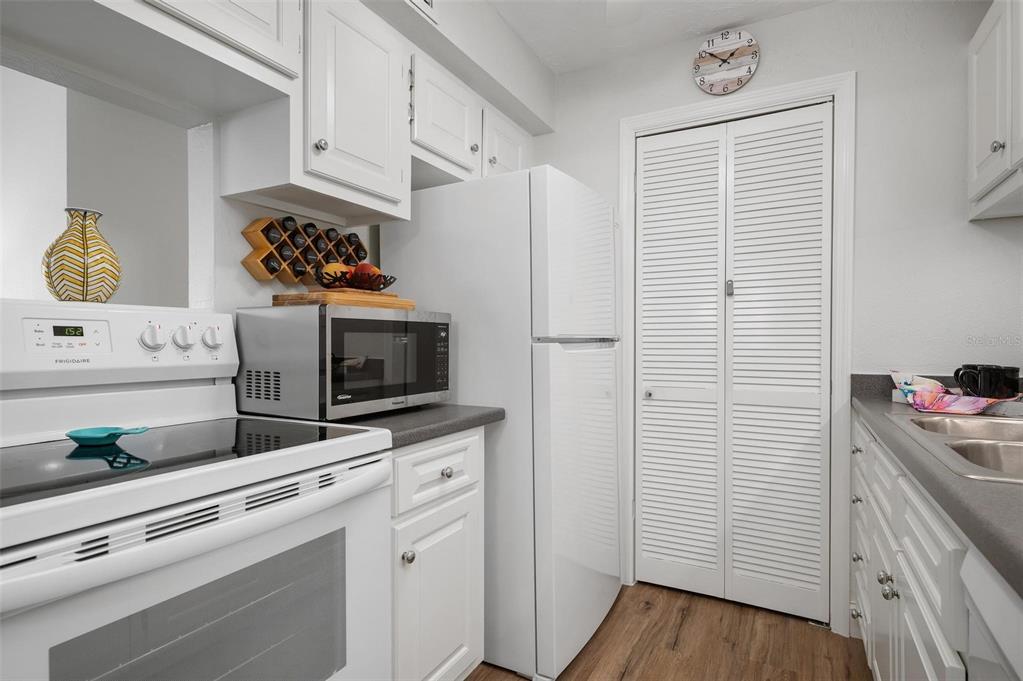 3201 South Beneva Road, Unit 201 Sarasota, FL 34232 - Photo 12 of 41