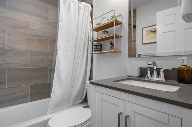 $2,300 | 3201 South Beneva Road, Unit 201, Sarasota, FL 34232